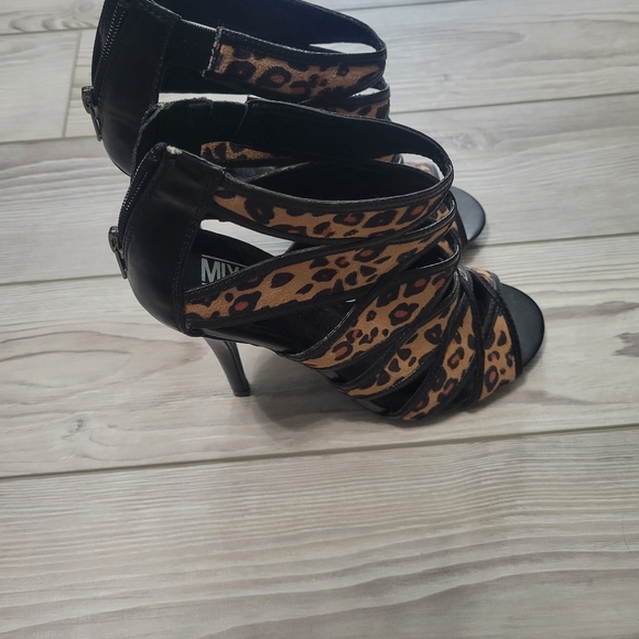 Cheetah heels mix no 6 size 7 - Picture 2 of 4